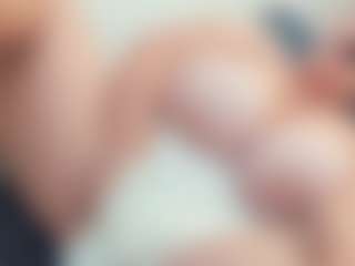 lovelyclara4u's Live Sex Cam Show