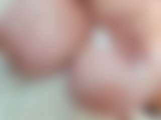 lovelyclara4u's Live Sex Cam Show