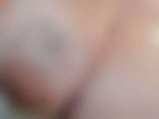 lovelyclara4u's Live Sex Cam Show