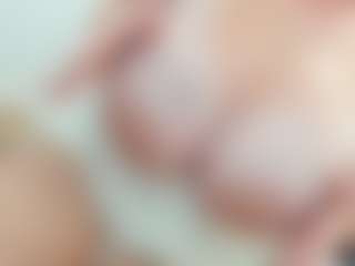 lovelyclara4u's Live Sex Cam Show