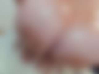 lovelyclara4u's Live Sex Cam Show