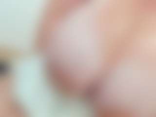 lovelyclara4u's Live Sex Cam Show