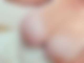 lovelyclara4u's Live Sex Cam Show