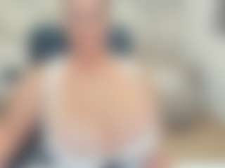 lovelyclara4u's Live Sex Cam Show