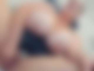 lovelyclara4u's Live Sex Cam Show
