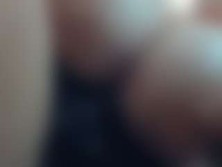 lovelyclara4u's Live Sex Cam Show