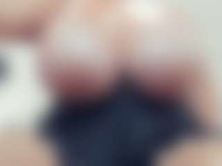 lovelyclara4u's Live Sex Cam Show