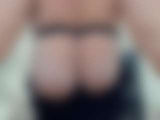 lovelyclara4u's Live Sex Cam Show