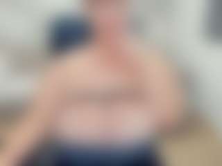 Live cam show with lovelyclara4u - Pale on fuck-show.com