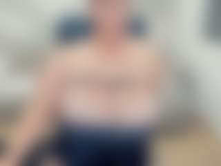 Live cam show with lovelyclara4u - Bedroom Toys on Streamer API