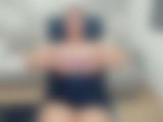 lovelyclara4u's Live Sex Cam Show