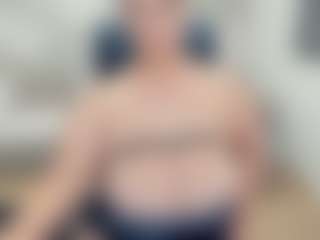 lovelyclara4u's Live Sex Cam Show