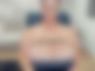 lovelyclara4u's Live Sex Cam Show