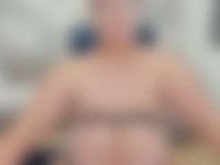 lovelyclara4u's Live Sex Cam Show