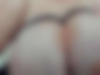 lovelyclara4u's Live Sex Cam Show