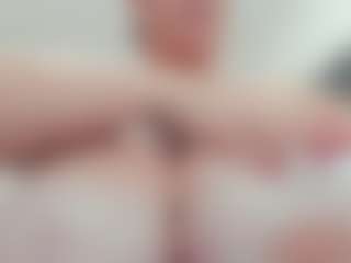 lovelyclara4u's Live Sex Cam Show