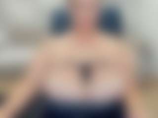 lovelyclara4u's Live Sex Cam Show