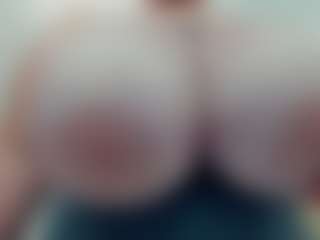 lovelyclara4u's Live Sex Cam Show