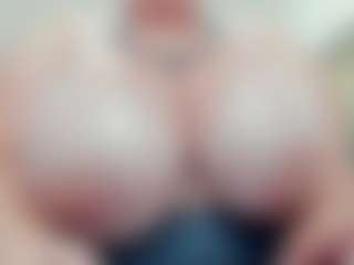 lovelyclara4u's Live Sex Cam Show
