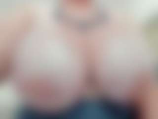 lovelyclara4u's Live Sex Cam Show