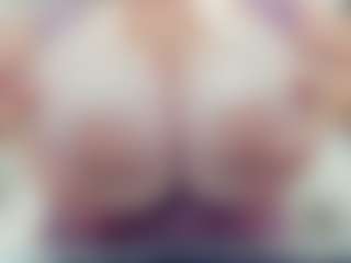 lovelyclara4u's Live Sex Cam Show