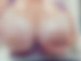 lovelyclara4u's Live Sex Cam Show
