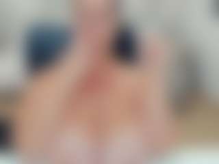 lovelyclara4u's Live Sex Cam Show