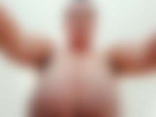 lovelyclara4u's Live Sex Cam Show