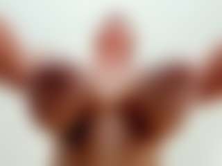 lovelyclara4u's Live Sex Cam Show