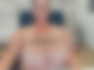 lovelyclara4u's Live Sex Cam Show