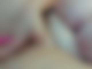 lovelyclara4u's Live Sex Cam Show
