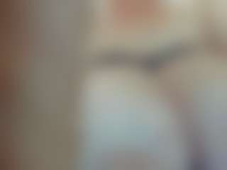 lovelyclara4u's Live Sex Cam Show