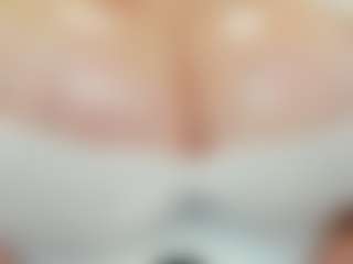 lovelyclara4u's Live Sex Cam Show