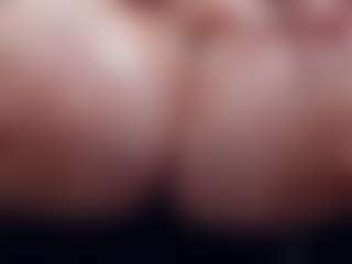 lovelyclara4u's Live Sex Cam Show