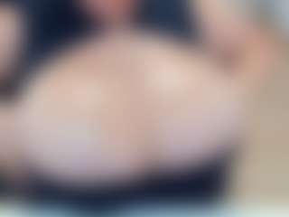 lovelyclara4u's Live Sex Cam Show