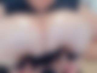 lovelyclara4u's Live Sex Cam Show