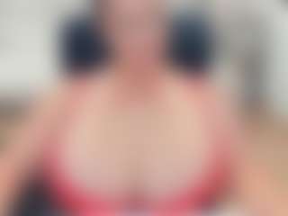 lovelyclara4u's Live Sex Cam Show