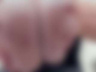 lovelyclara4u's Live Sex Cam Show