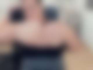 lovelyclara4u's Live Sex Cam Show