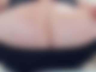 lovelyclara4u's Live Sex Cam Show