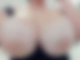 lovelyclara4u's Live Sex Cam Show