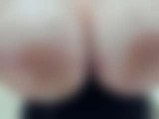 lovelyclara4u's Live Sex Cam Show