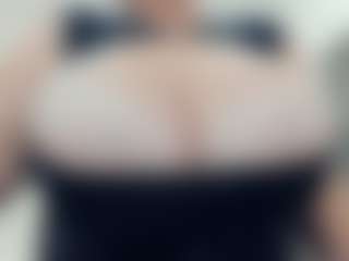 lovelyclara4u's Live Sex Cam Show