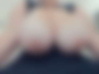 lovelyclara4u's Live Sex Cam Show