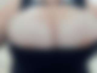 lovelyclara4u's Live Sex Cam Show