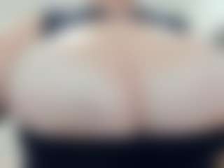 lovelyclara4u's Live Sex Cam Show