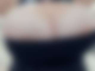 lovelyclara4u's Live Sex Cam Show