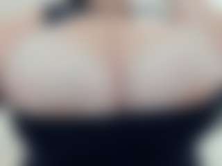 lovelyclara4u's Live Sex Cam Show
