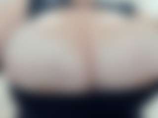 lovelyclara4u's Live Sex Cam Show