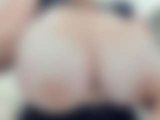 lovelyclara4u's Live Sex Cam Show